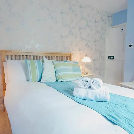 A Cosy Period Family In Town, Sleeps 4, Pet Friendly Holiday home St Ives (Cornwall)