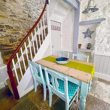 Holiday home A Cosy Period Family In Town, Sleeps 4, Pet Friendly
